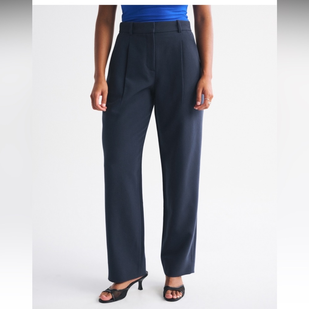 A&F Curve Love Quinn Tailored Straight Pant